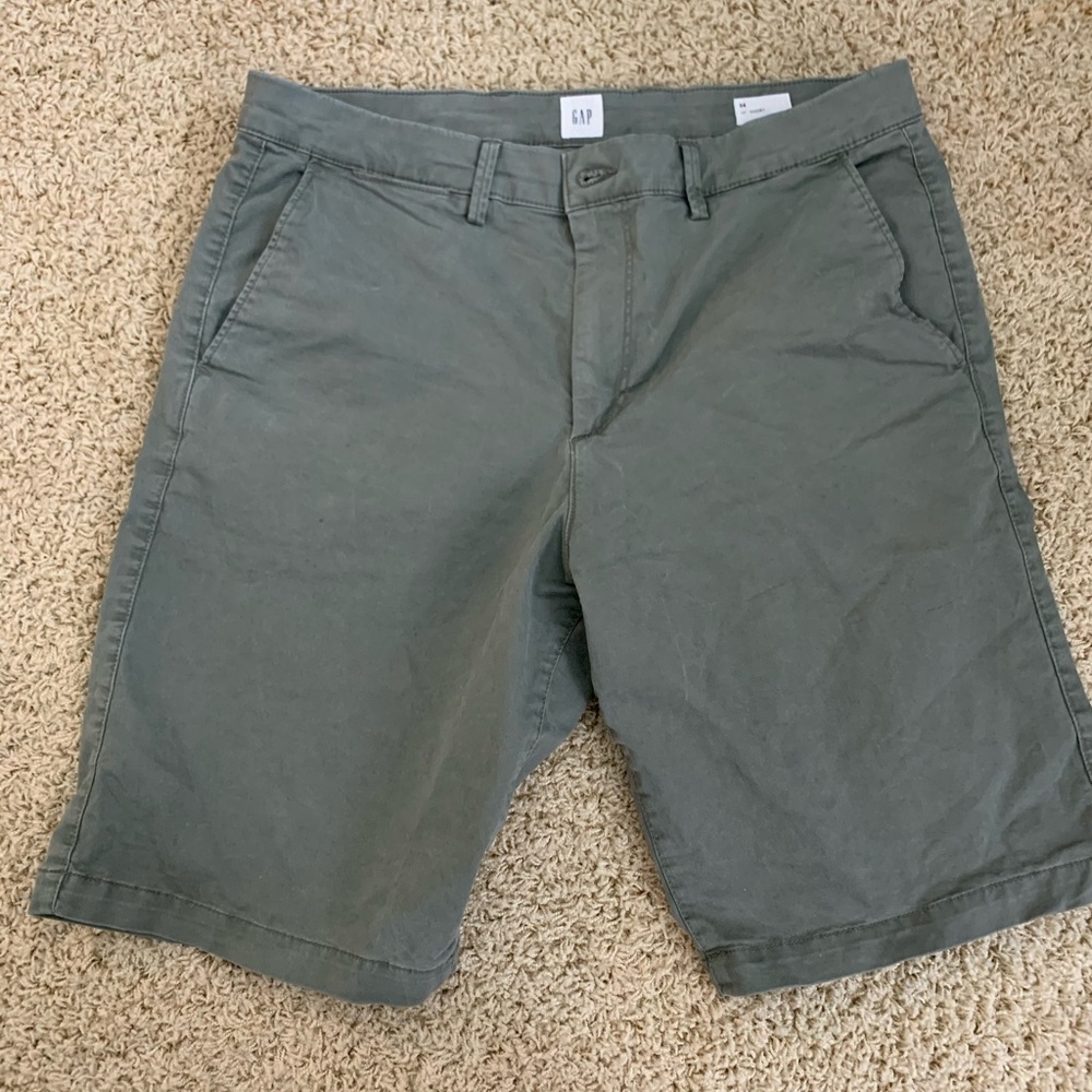 Men’s Gap 34 12” Grayish green shorts